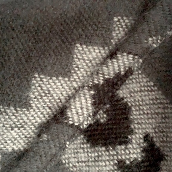 Hollister Poncho - Picture 3 of 4